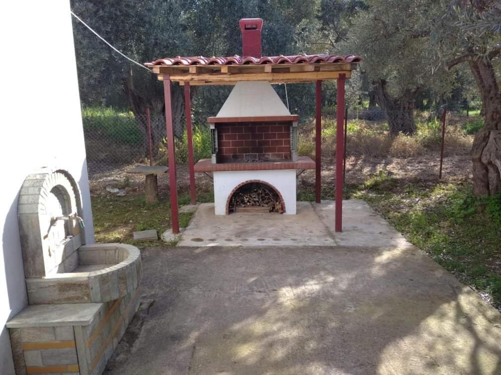 The Small House In The Olive Grove Лефокастро Экстерьер фото